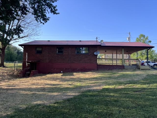 208 Cedar Ave, Linden, TN 37096
