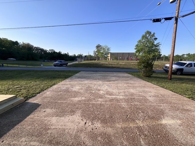 208 Cedar Ave, Linden, TN 37096