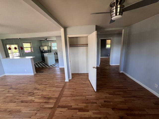 208 Cedar Ave, Linden, TN 37096