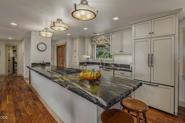 2564 Old Military Road, Central Point, OR 97502