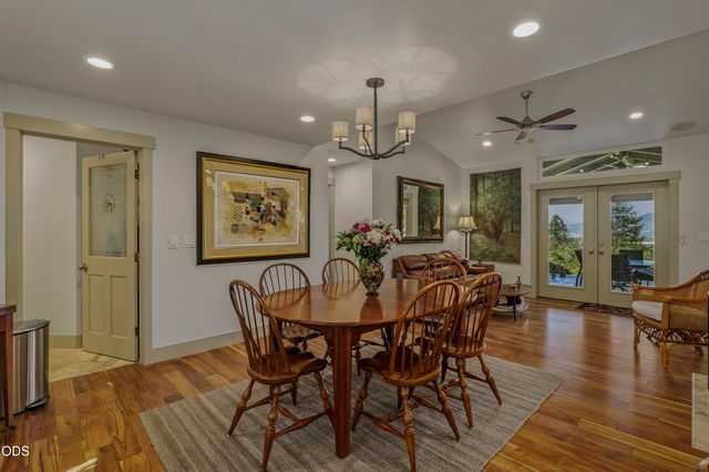 2564 Old Military Road, Central Point, OR 97502