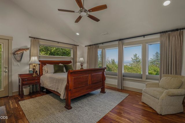 2564 Old Military Road, Central Point, OR 97502