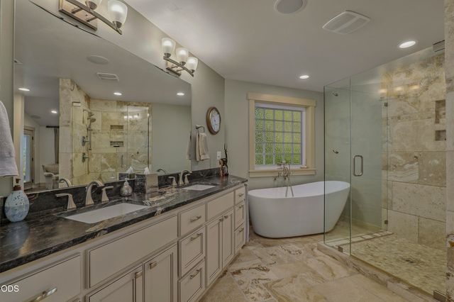 2564 Old Military Road, Central Point, OR 97502