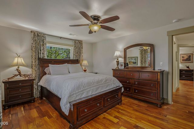 2564 Old Military Road, Central Point, OR 97502