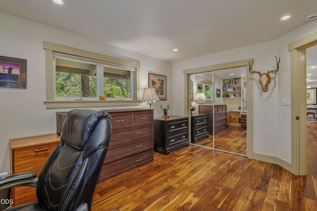 2564 Old Military Road, Central Point, OR 97502
