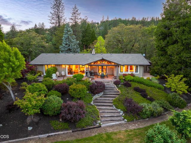 2564 Old Military Road, Central Point, OR 97502
