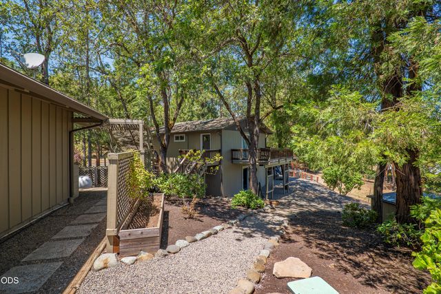 2564 Old Military Road, Central Point, OR 97502