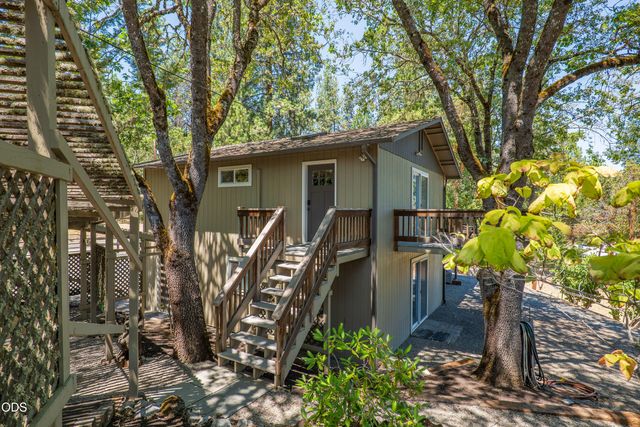 2564 Old Military Road, Central Point, OR 97502