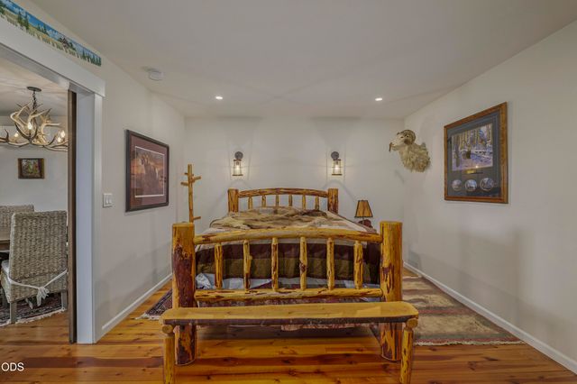 2564 Old Military Road, Central Point, OR 97502