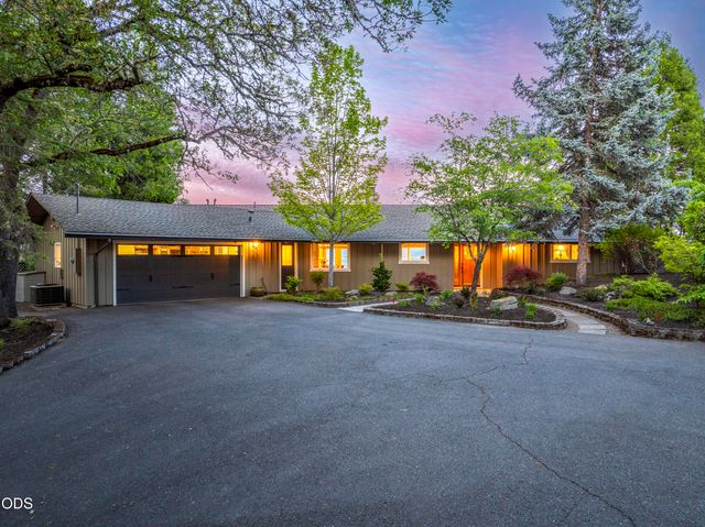 2564 Old Military Road, Central Point, OR 97502