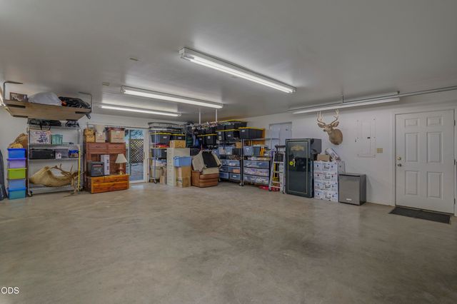 2564 Old Military Road, Central Point, OR 97502