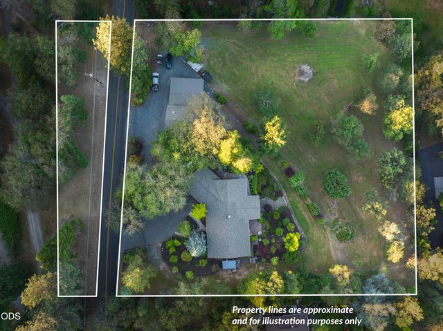 2564 Old Military Road, Central Point, OR 97502