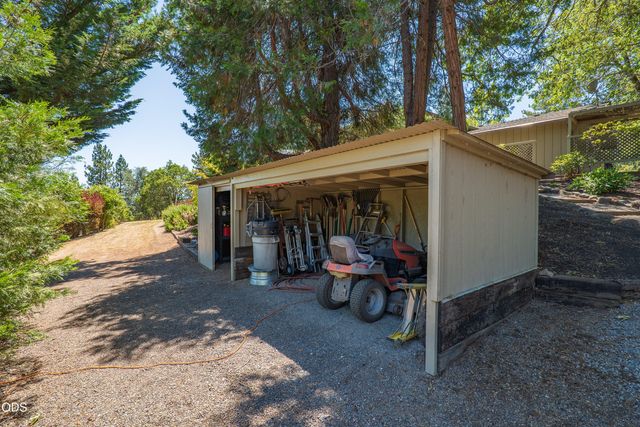 2564 Old Military Road, Central Point, OR 97502