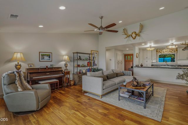 2564 Old Military Road, Central Point, OR 97502
