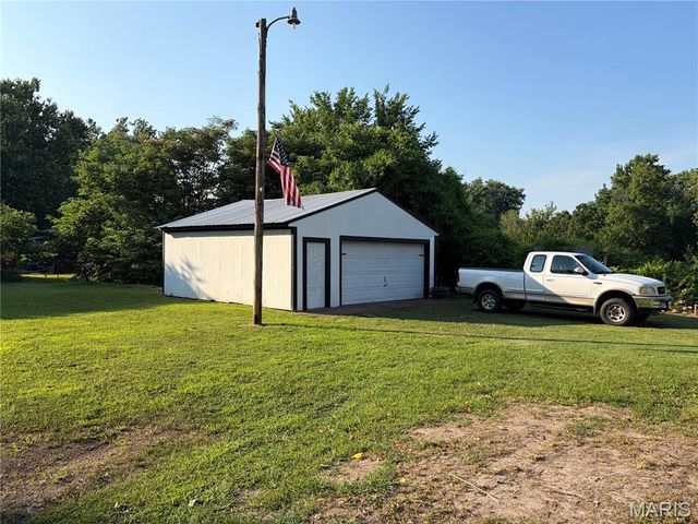 4330 Lake Drive, Granite City, IL 62040