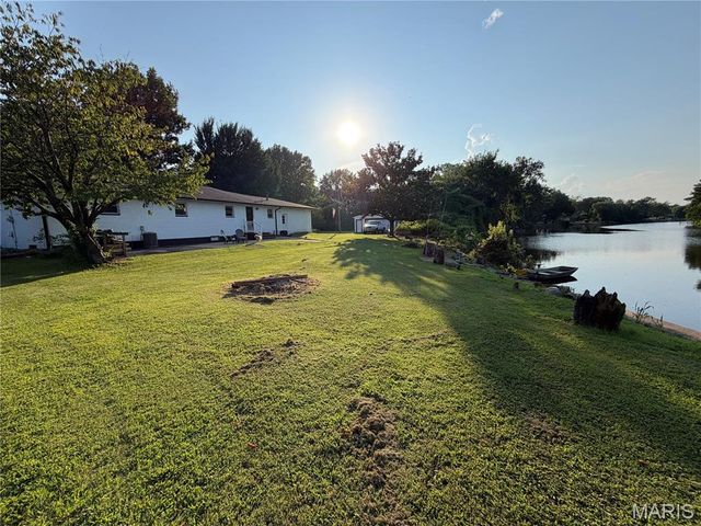 4330 Lake Drive, Granite City, IL 62040