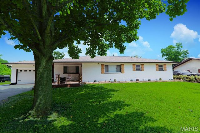 4330 Lake Drive, Granite City, IL 62040