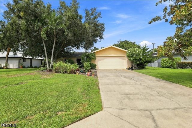 4448 Beechwood Lake DR, Naples, FL 34112