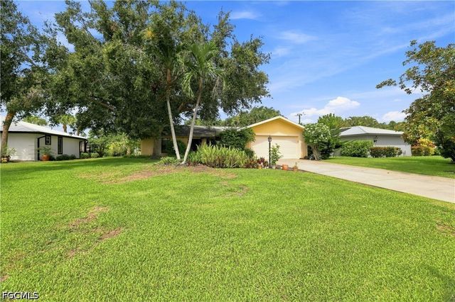 4448 Beechwood Lake DR, Naples, FL 34112
