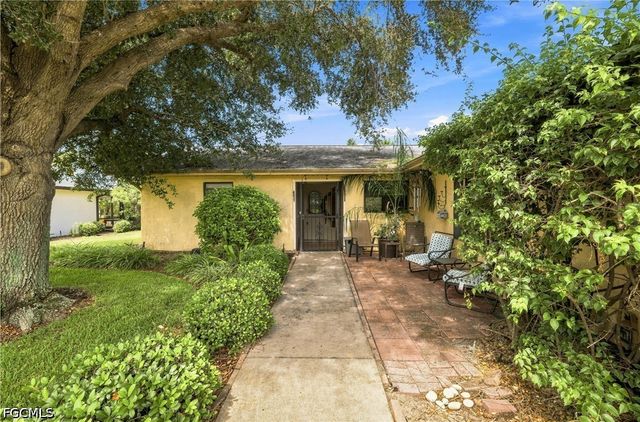 4448 Beechwood Lake DR, Naples, FL 34112
