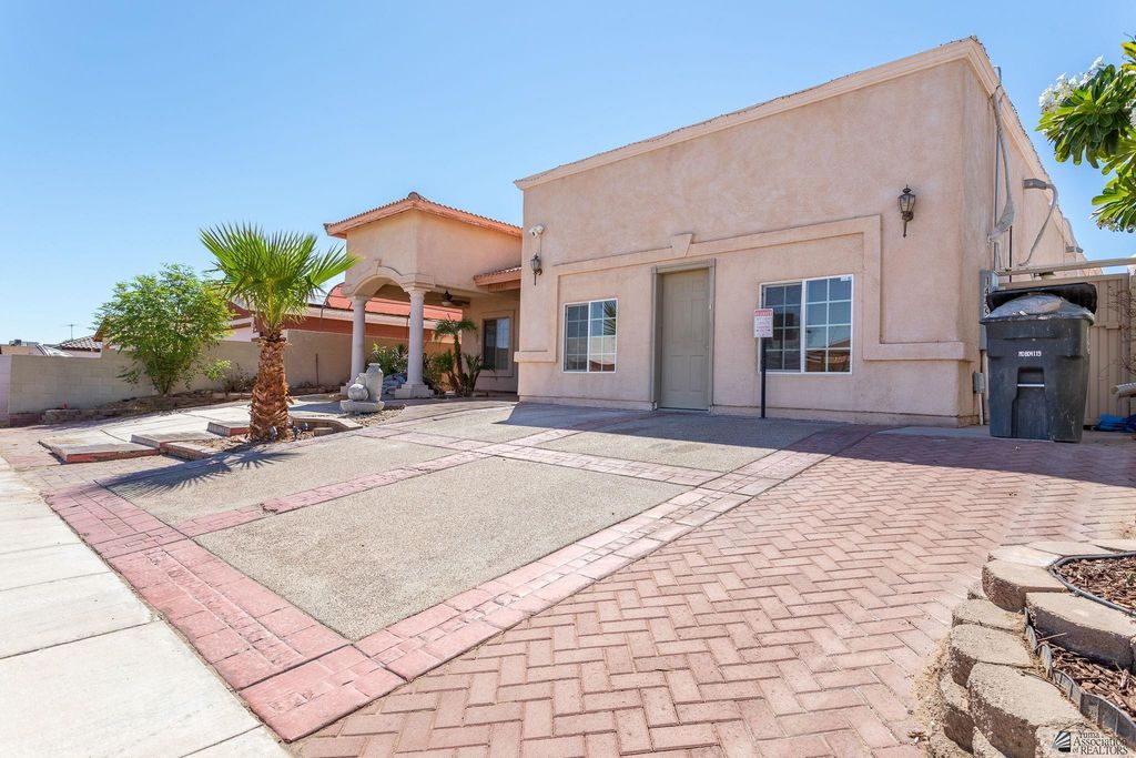 1445 E Babbitt Ln, San Luis, AZ 85336
