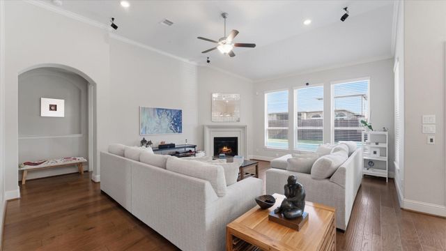 8914 Stonebriar Creek Crossing, Tomball, TX 77375