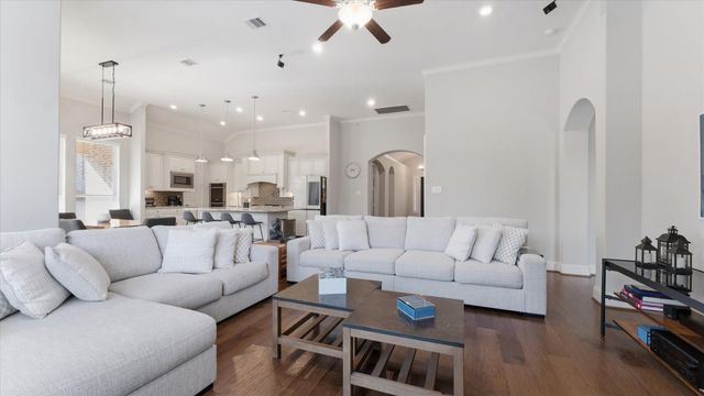 8914 Stonebriar Creek Crossing, Tomball, TX 77375
