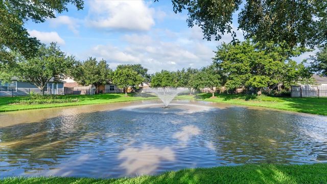 8914 Stonebriar Creek Crossing, Tomball, TX 77375