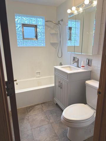 6259 W 91st Place, Oak Lawn, IL 60453