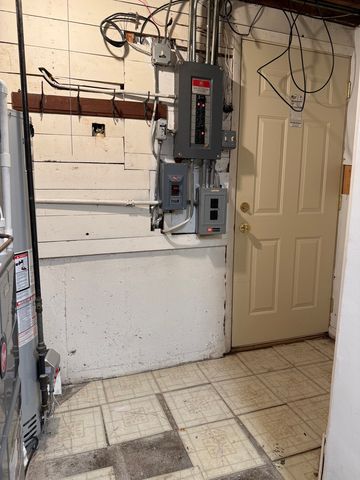 6259 W 91st Place, Oak Lawn, IL 60453