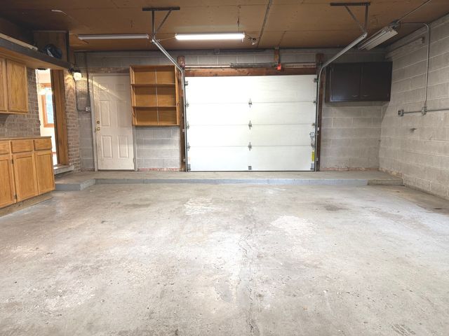 6259 W 91st Place, Oak Lawn, IL 60453