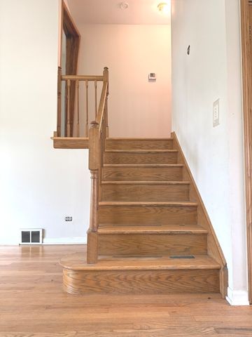 6259 W 91st Place, Oak Lawn, IL 60453
