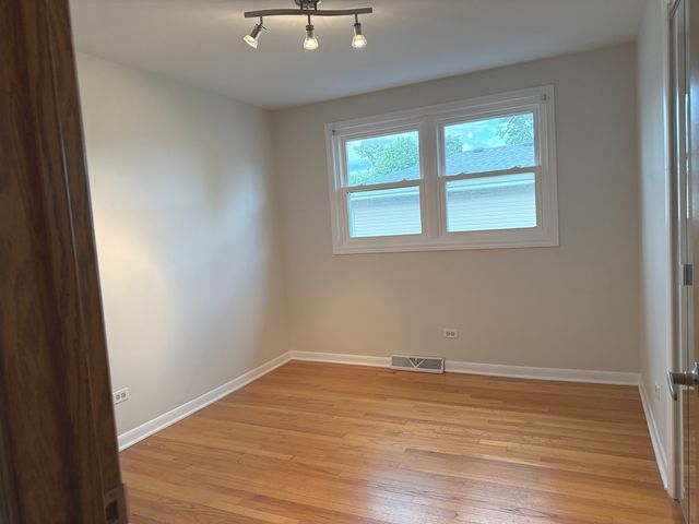 6259 W 91st Place, Oak Lawn, IL 60453