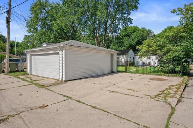 3354 S Burrell STREET, Milwaukee, WI 53207