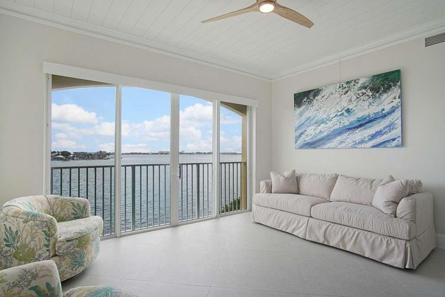 3 Harbour Isle Dr. East 302, Fort Pierce, FL 34949