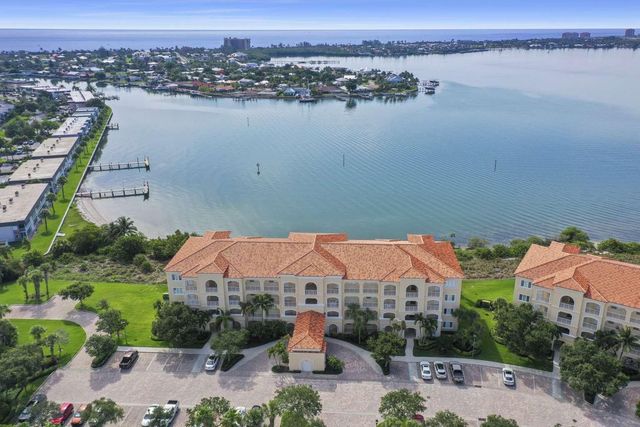 3 Harbour Isle Dr. East 302, Fort Pierce, FL 34949