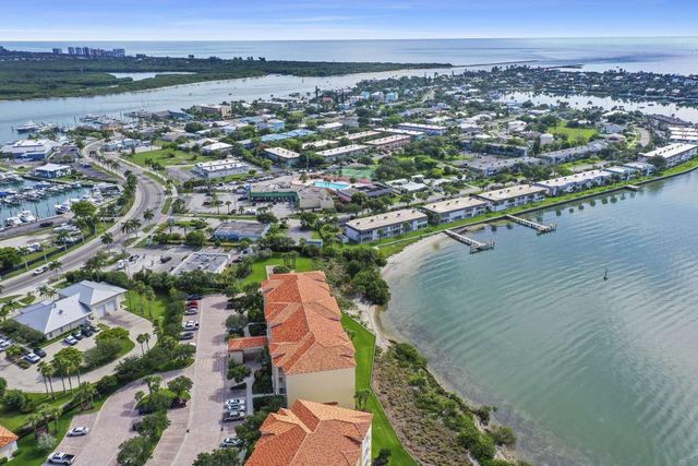 3 Harbour Isle Dr. East 302, Fort Pierce, FL 34949