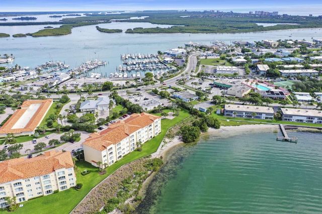 3 Harbour Isle Dr. East 302, Fort Pierce, FL 34949