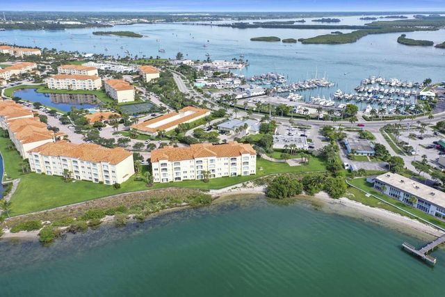 3 Harbour Isle Dr. East 302, Fort Pierce, FL 34949
