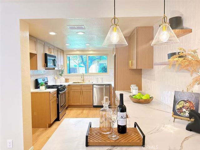 1164 Las Lomas Drive B, La Habra, CA 90631