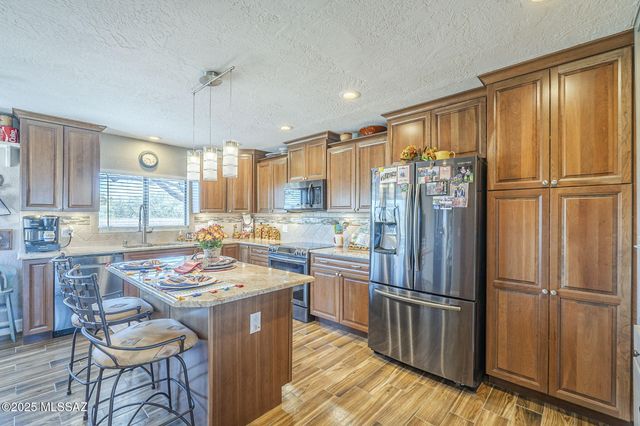 1037 La Vista Court, Rio Rico, AZ 85648