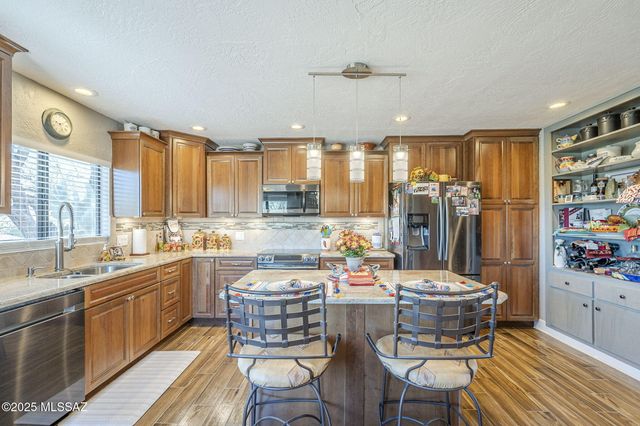 1037 La Vista Court, Rio Rico, AZ 85648