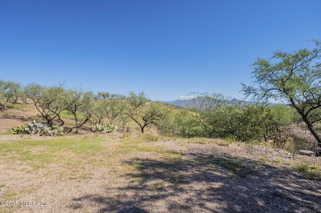 1037 La Vista Court, Rio Rico, AZ 85648