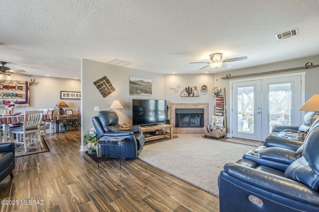 1037 La Vista Court, Rio Rico, AZ 85648