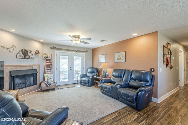 1037 La Vista Court, Rio Rico, AZ 85648