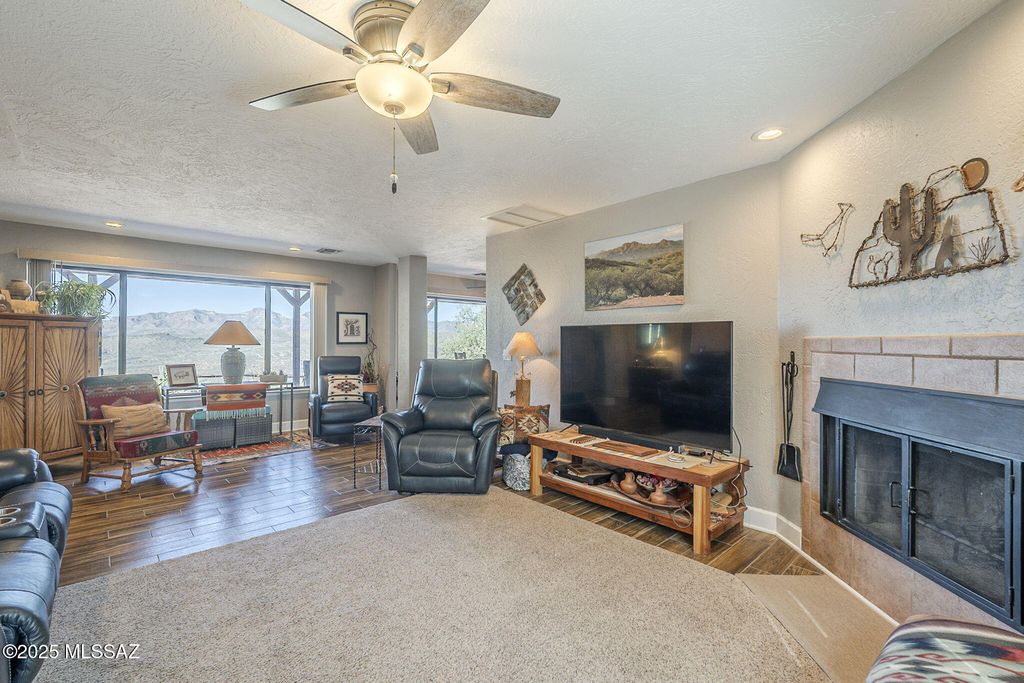 1037 La Vista Court, Rio Rico, AZ 85648