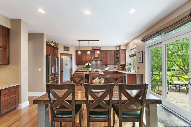 2221 Somerset Lane, Mundelein, IL 60060