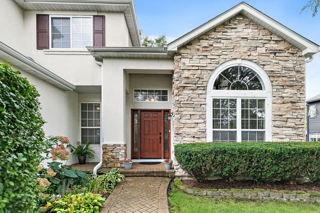 2221 Somerset Lane, Mundelein, IL 60060