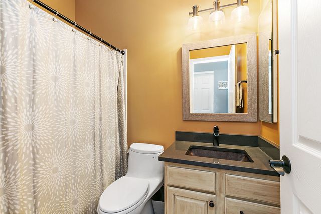 2221 Somerset Lane, Mundelein, IL 60060