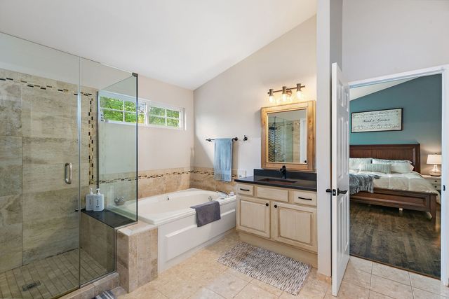 2221 Somerset Lane, Mundelein, IL 60060